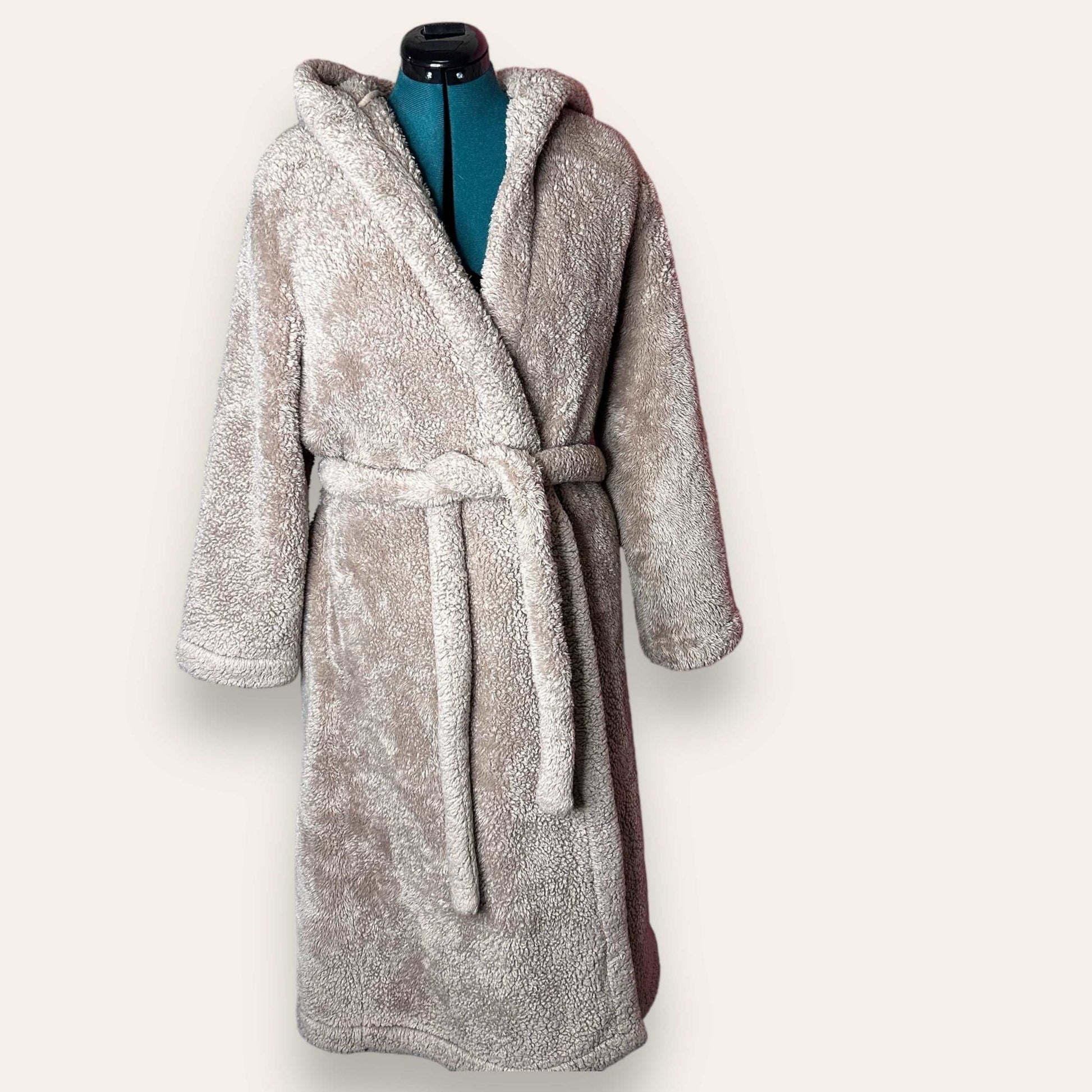 Skin Wynter Plush Robe in Portobello M