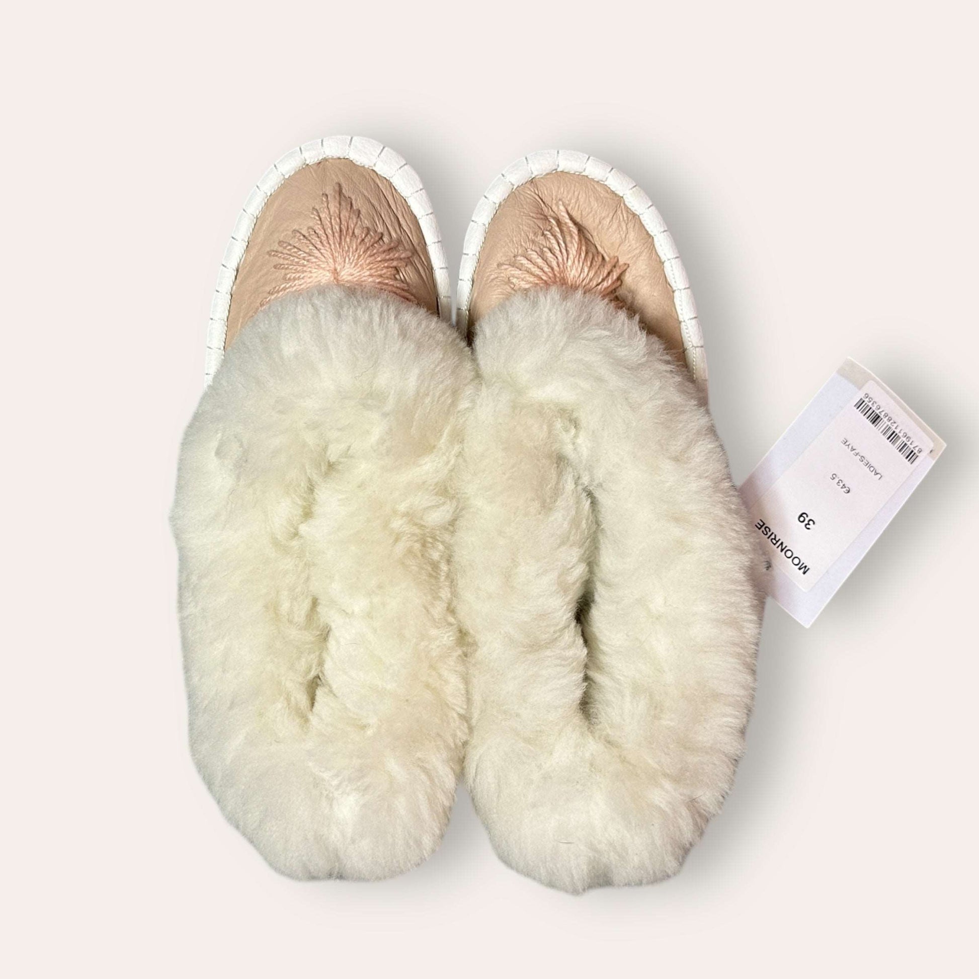 NWT Moonrise Handmade Sheepskin Slippers 39